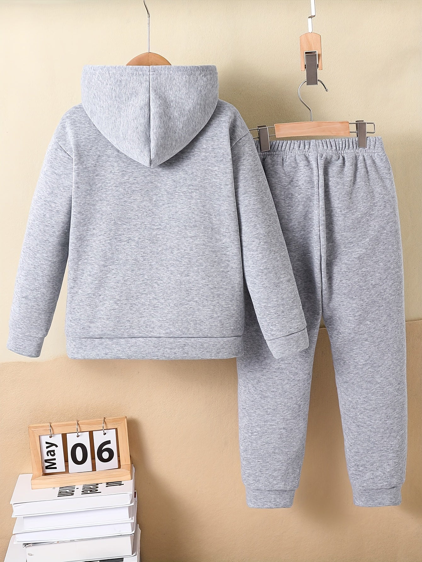 Cozy Fleece-Lined Hoodie & Joggers Set for Girls - USA Letter Print